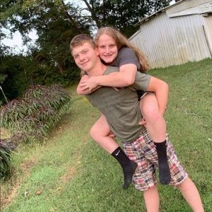 Meet your Posher, Chloe